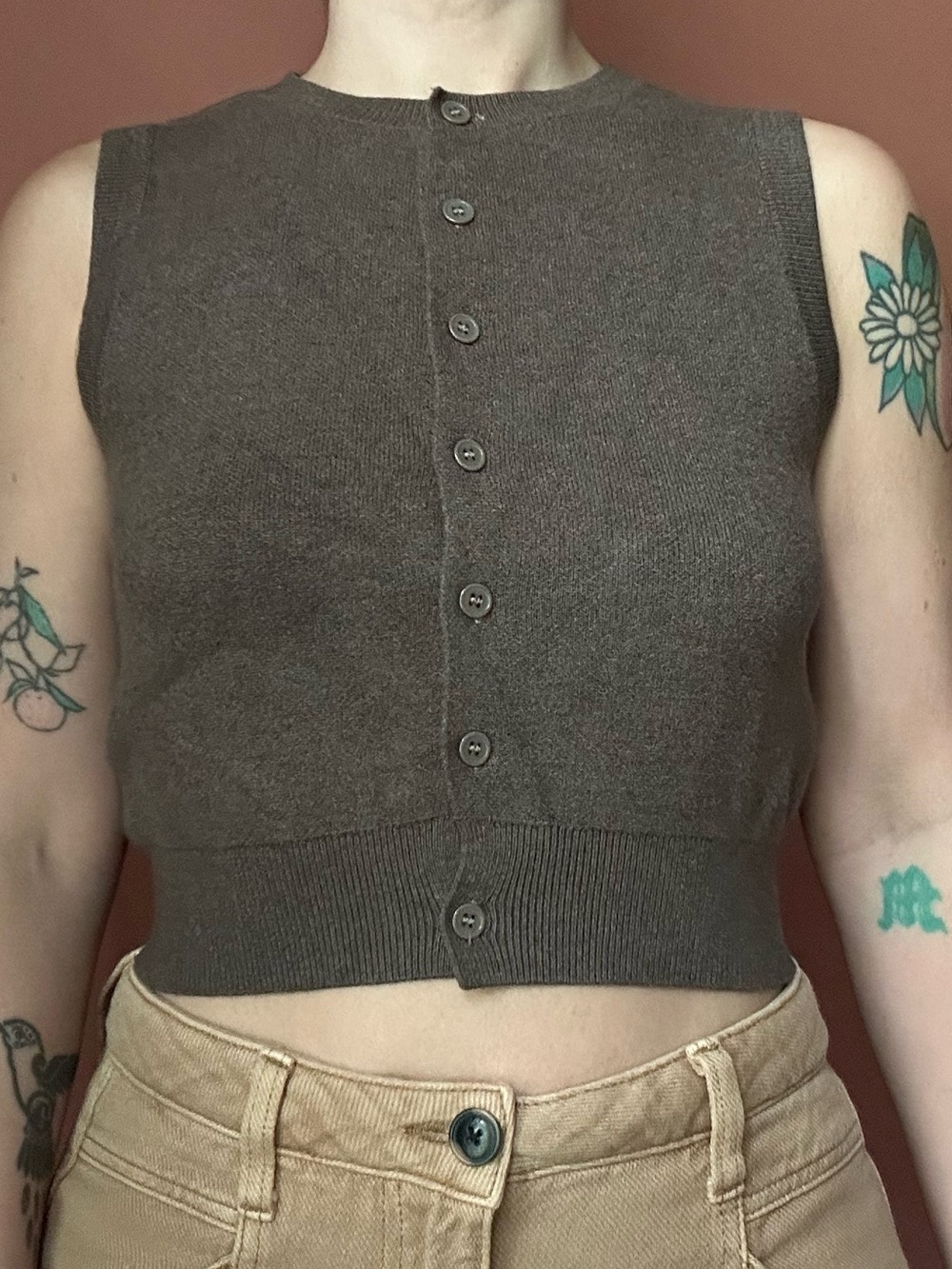 Musera brown sleeveless cardigan with button-up front - Picture 6 of 6